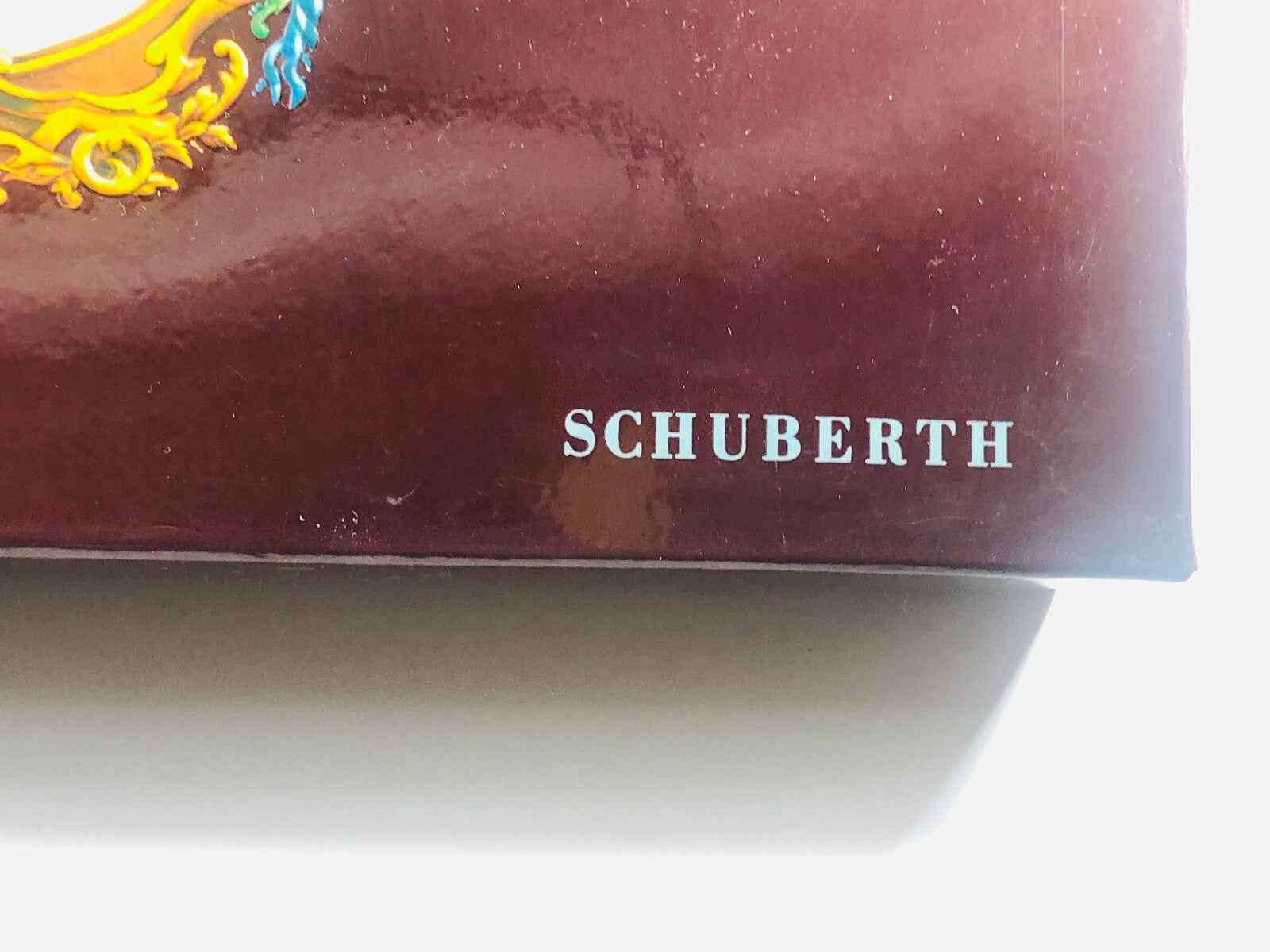 Confezione del Profumo Schuberth Selavi Vintage con elegante design e logo distintivo