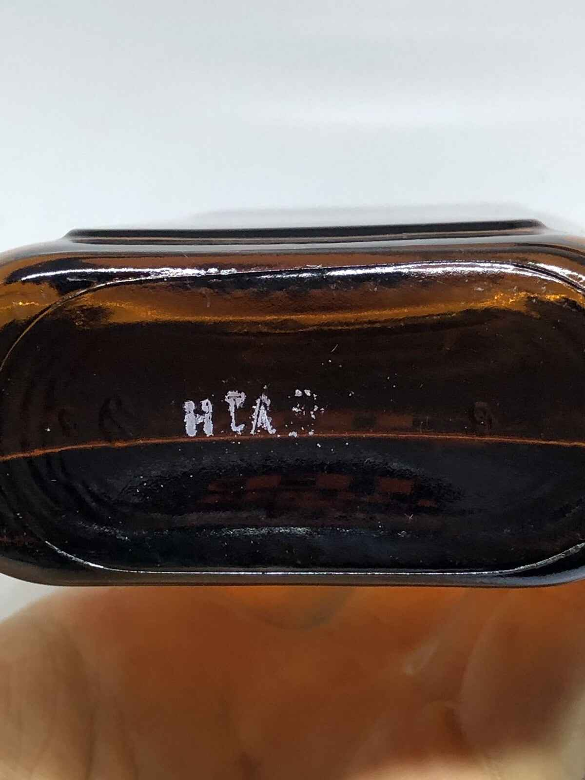 Base di bottiglia del profumo Ted Lapidus Pour Homme con marcatura di produzione