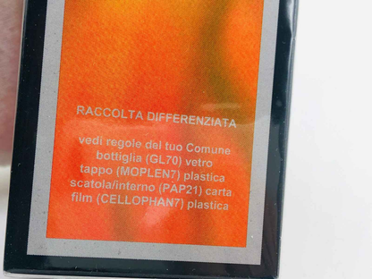 Scatola di profumo Veejaga Hascish For Men con design accattivante e dettagli colorati