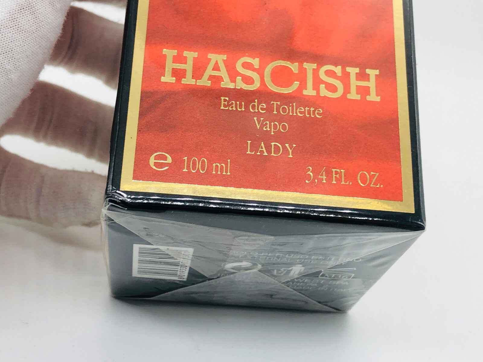 Scatola di profumo Veejaga Hascish Lady da 100 ml con design elegante e dettagli dorati