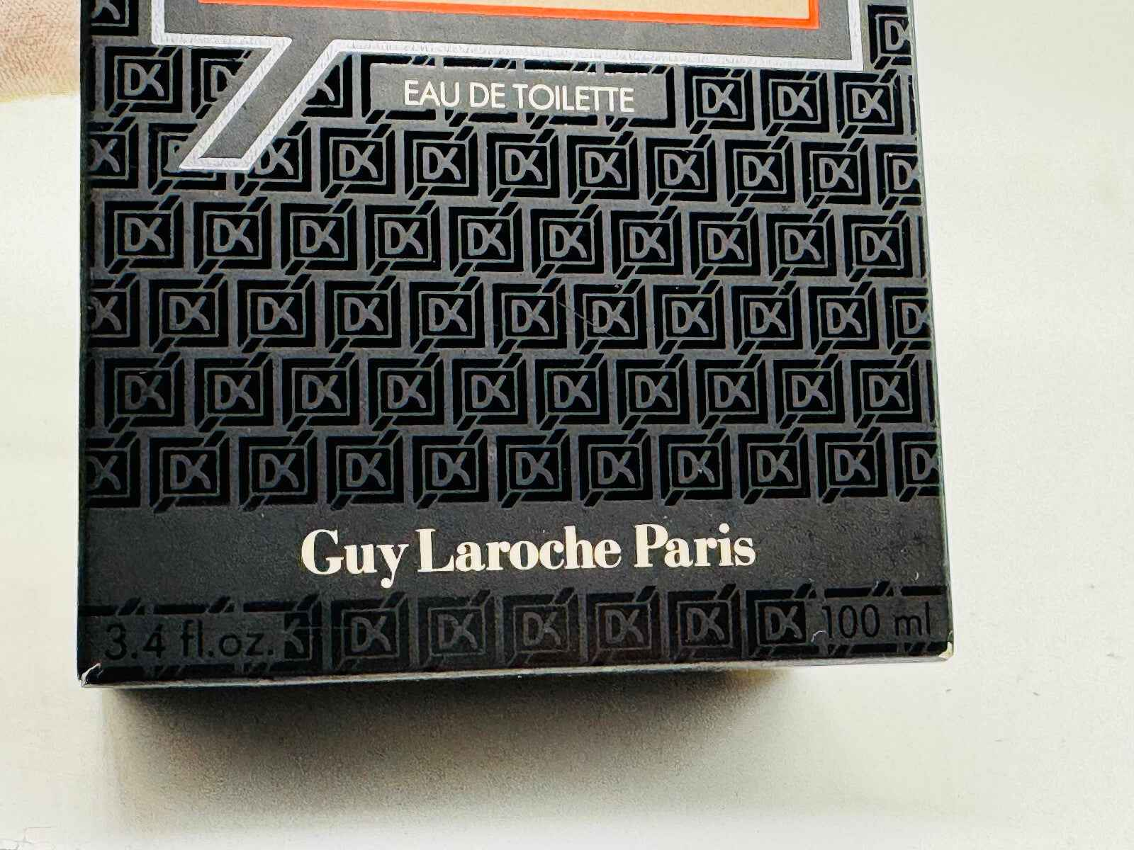 Confezione del profumo vintage Drakkar Noir di Guy Laroche da 100 ml con design elegante