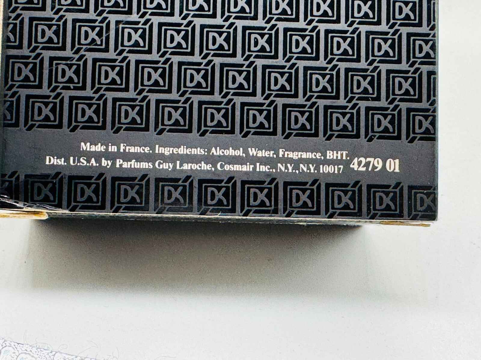 Confezione del Profumo Vintage Drakkar Noir di Guy Laroche con dettagli sugli ingredienti e distillazione