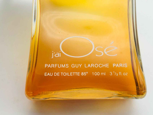 Flacone di profumo vintage J'Ai Ose Guy Laroche da 100 ml con design elegante e vetro trasparente