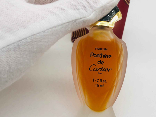 Profumo Vintage Panthere Cartier da 15 ml con flacone iconico dal design elegante