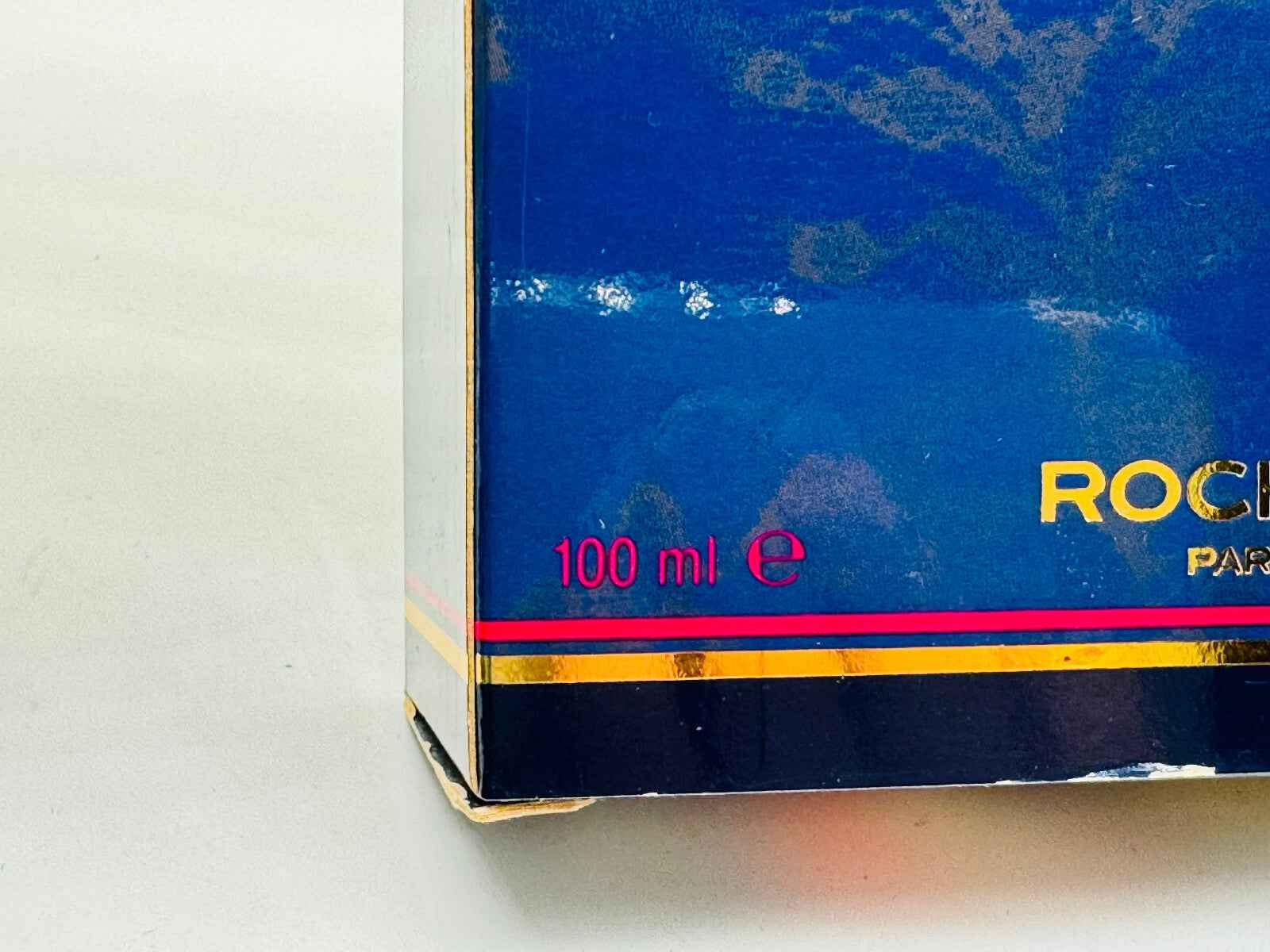 Scatola di Rochas Byzance Vintage da 100 ml con design classico e colori vivaci