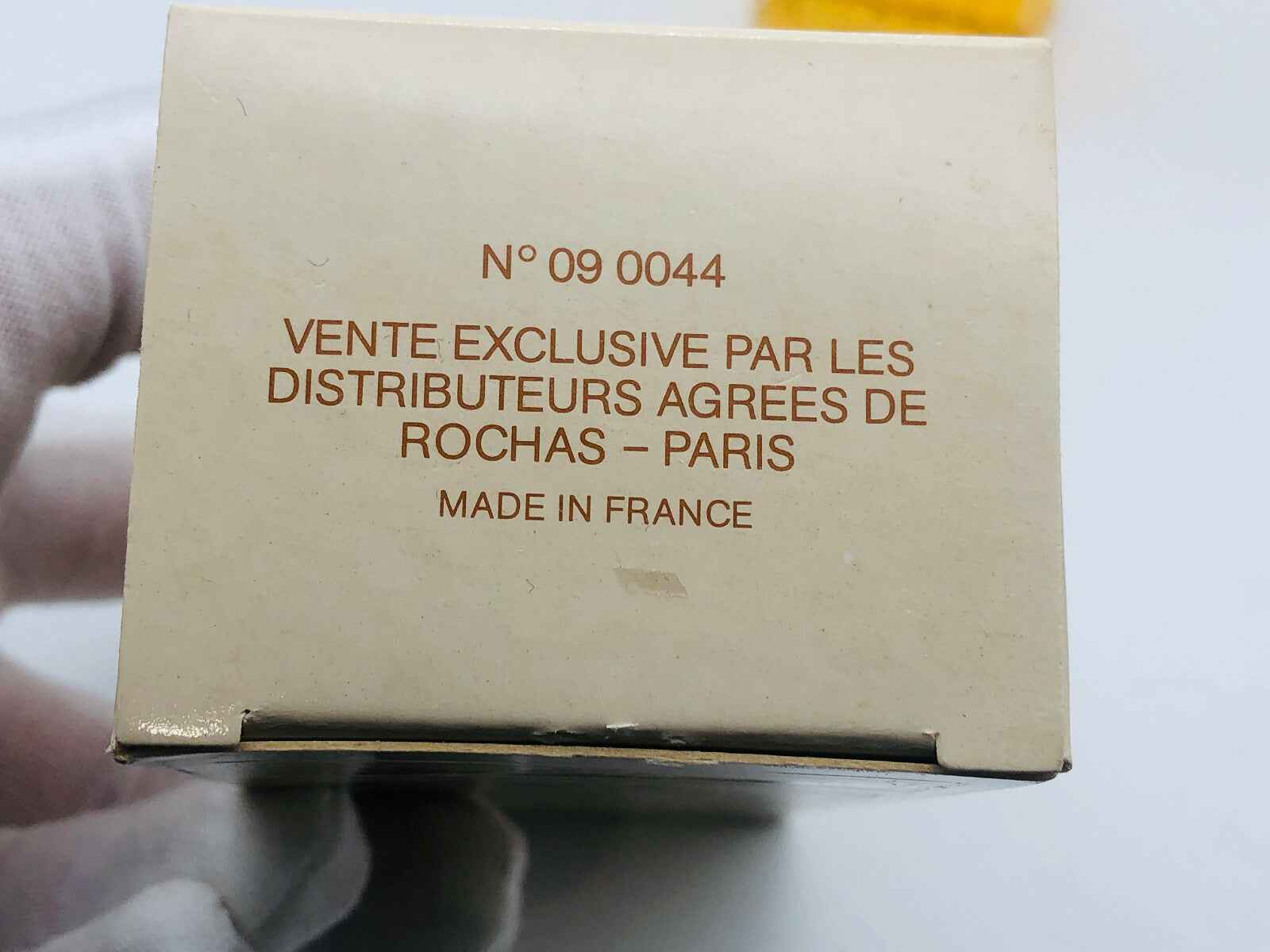 Scatola del profumo Rochas Madame Vintage con dettagli in francese, realizzata in Francia