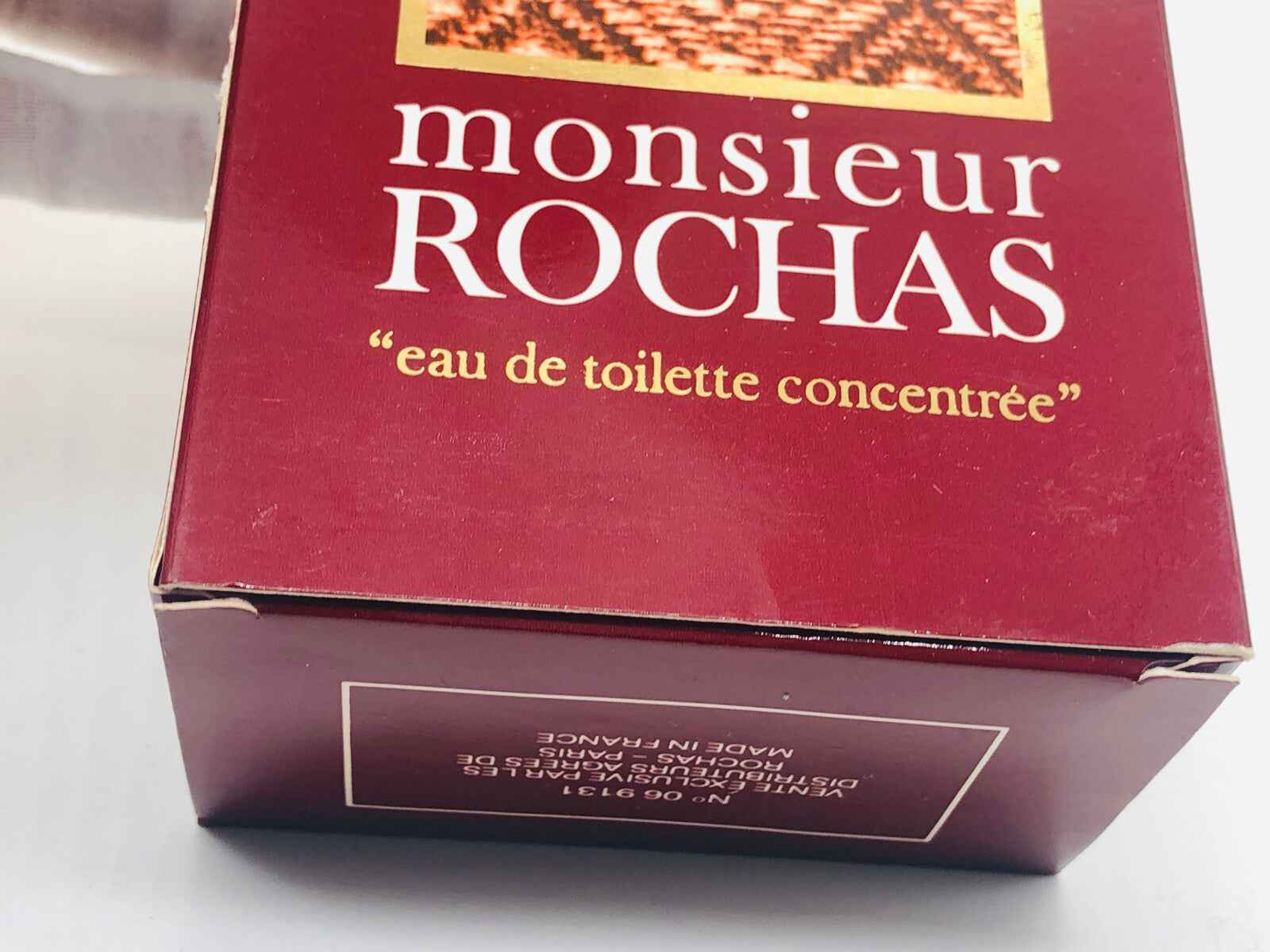 Confezione di Rochas Monsieur Vintage Eau de Toilette Concentree con design classico e eleganza senza tempo