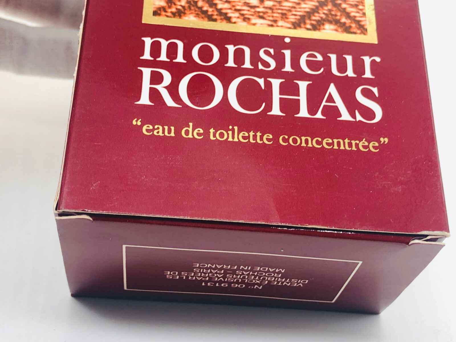 Confezione di Rochas Monsieur Vintage Eau de Toilette Concentree con design classico e eleganza senza tempo