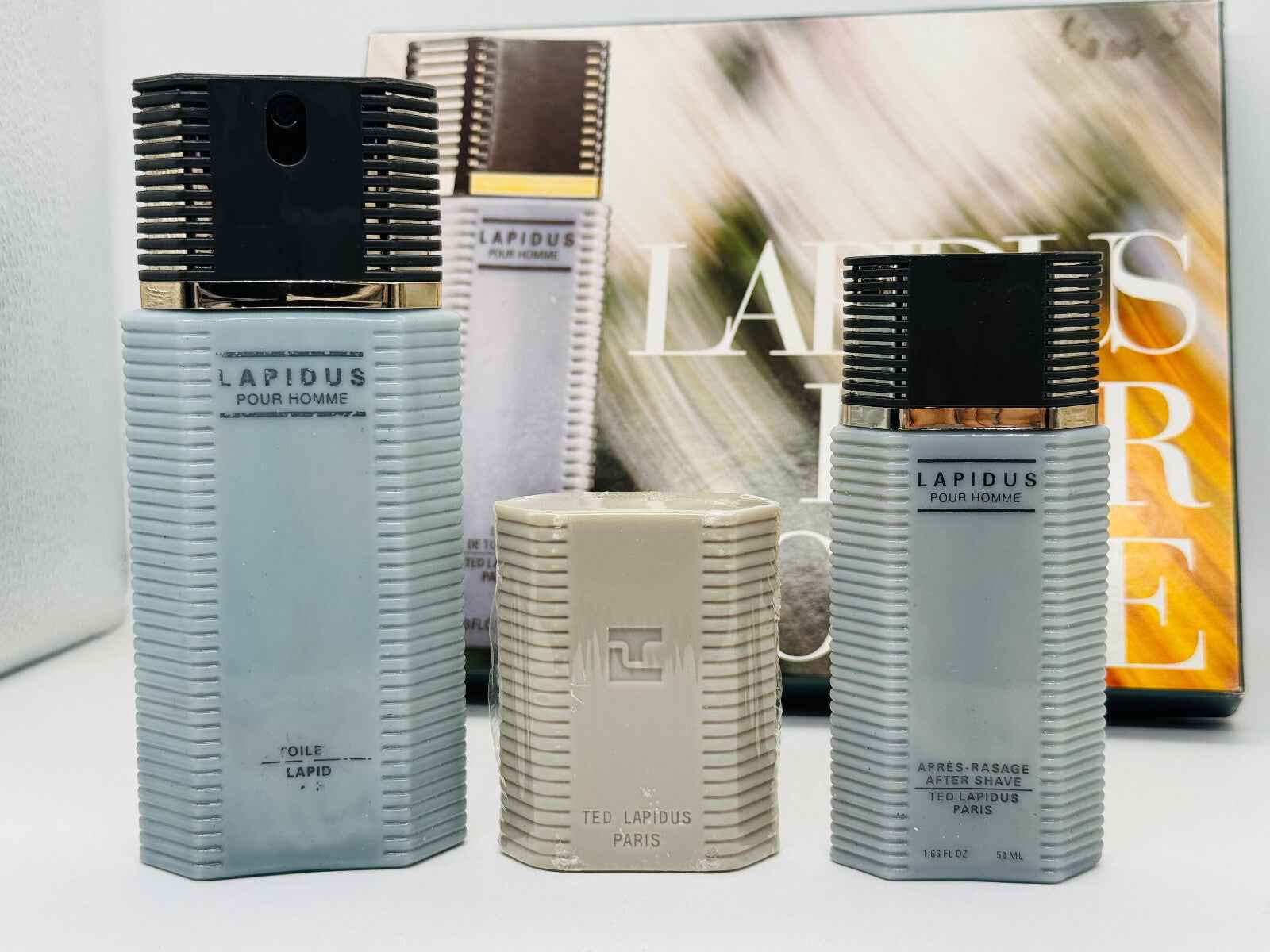Set di profumi Ted Lapidus Pour Homme con flaconi eleganti e packaging distintivo
