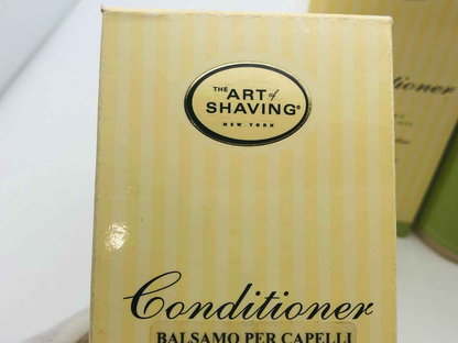 Balsamo Capelli The Art Of Shaving in confezione con design elegante e strisce gialle