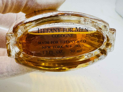 Bottiglia di profumo Tiffany For Men Vintage da 50 ml con etichetta elegante e design classico