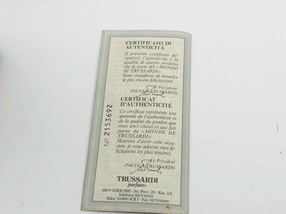 Certificato di autenticità per il profumo Trussardi Uomo Vintage con dettagli del marchio