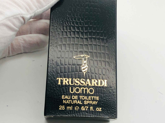 Scatola di profumo Trussardi Uomo Vintage in formato da 25 ml con design elegante e sellato