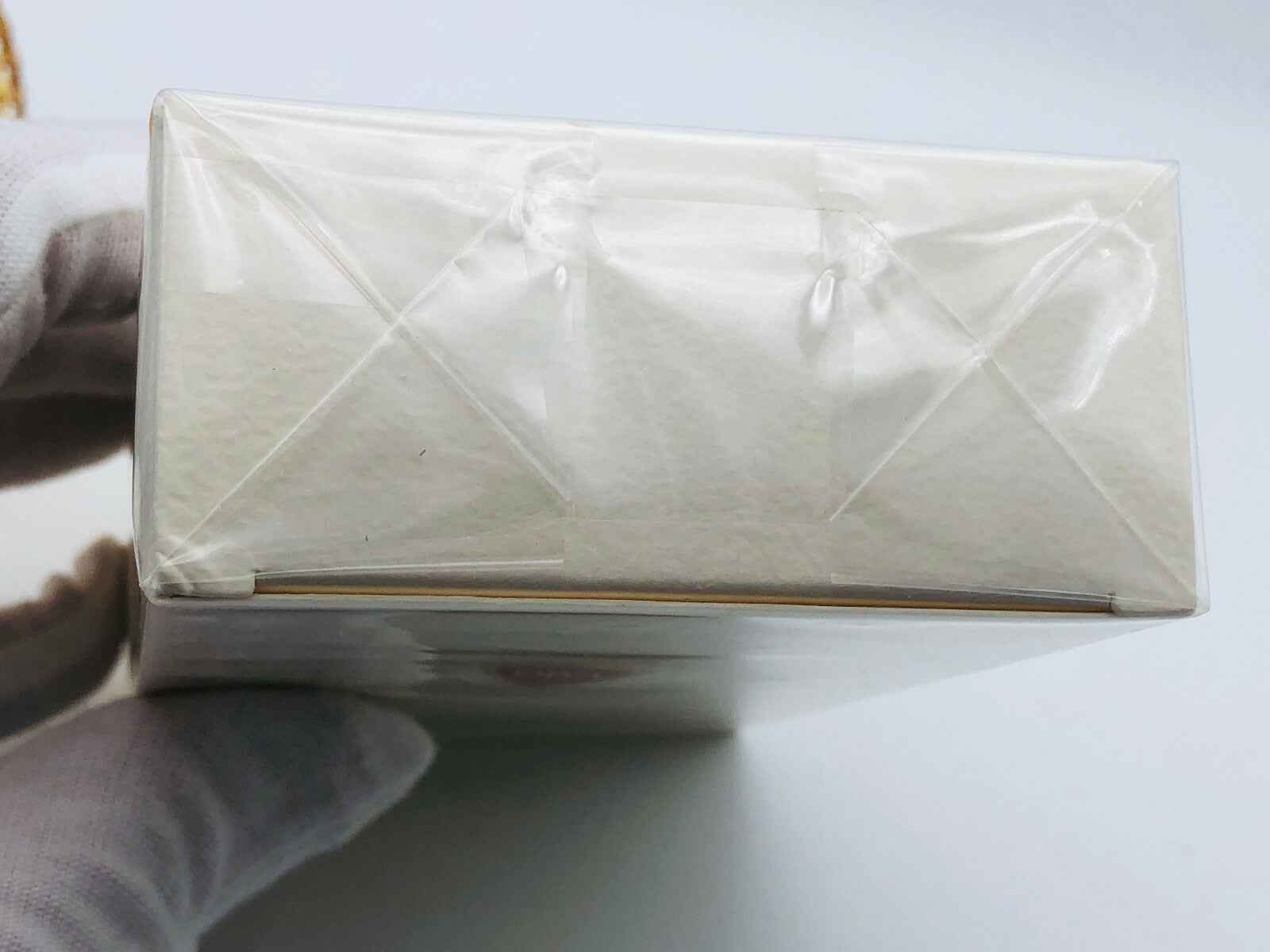 Scatola sigillata del Profumo Diva Ungaro Vintage con etichetta elegante e design classico