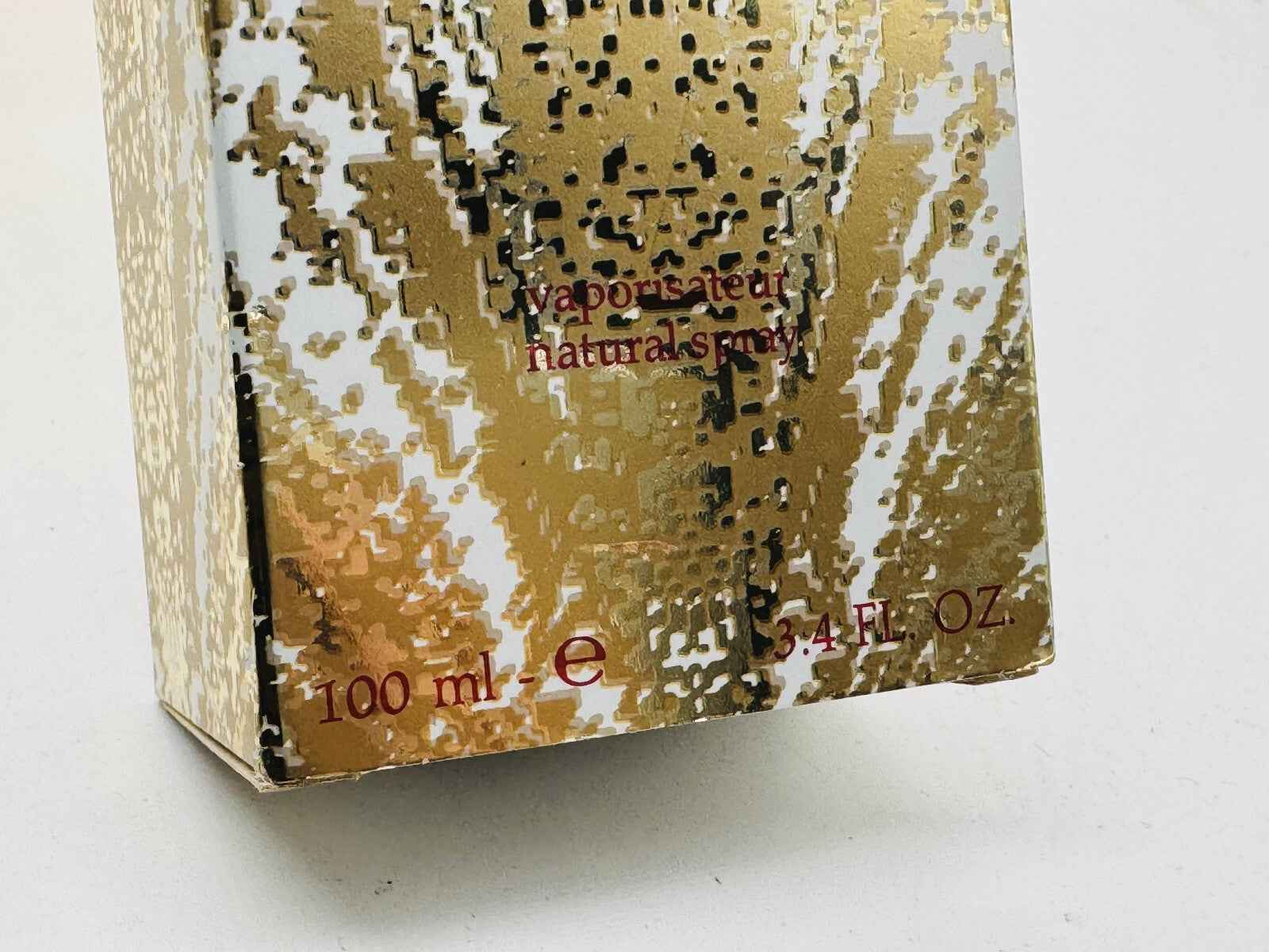 Elegante confezione di profumo da 100 ml di Van Cleef & Arpels Gem Van Cleef Arpels Vintage in un design dorato