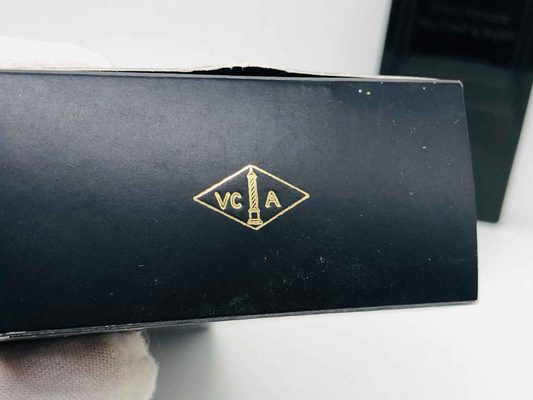 Scatola di Van Cleef Arpels Pour Homme Vintage con logo in oro VC A