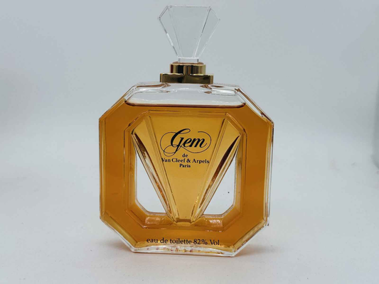 Profumo Gem Vintage di Van Cleef & Arpels in un elegante flacone a forma di diamante