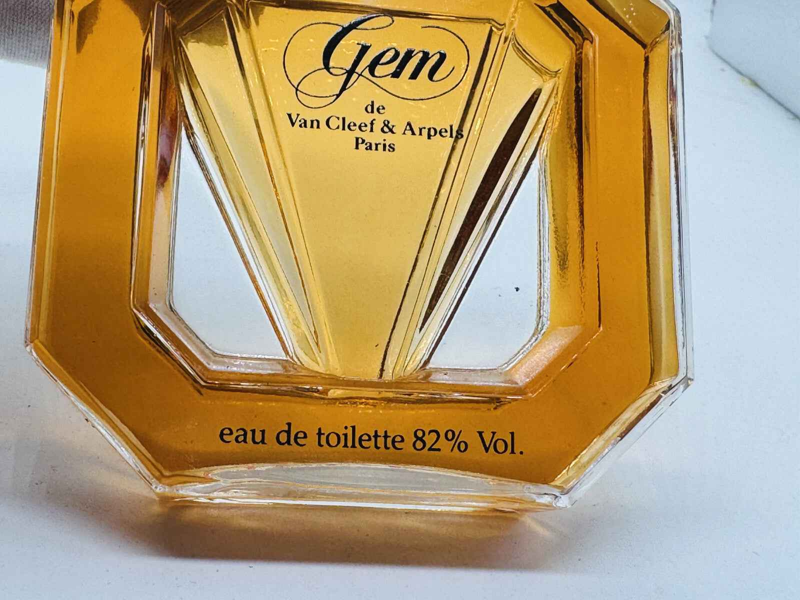Flacone di profumo Gem Vintage di Van Cleef & Arpels, eau de toilette 82% Vol, design elegante e caratteristico