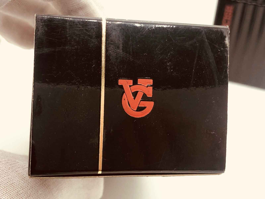 Scatola nera Veejaga Black Hascish con logo in rosso per confezionamento elegante