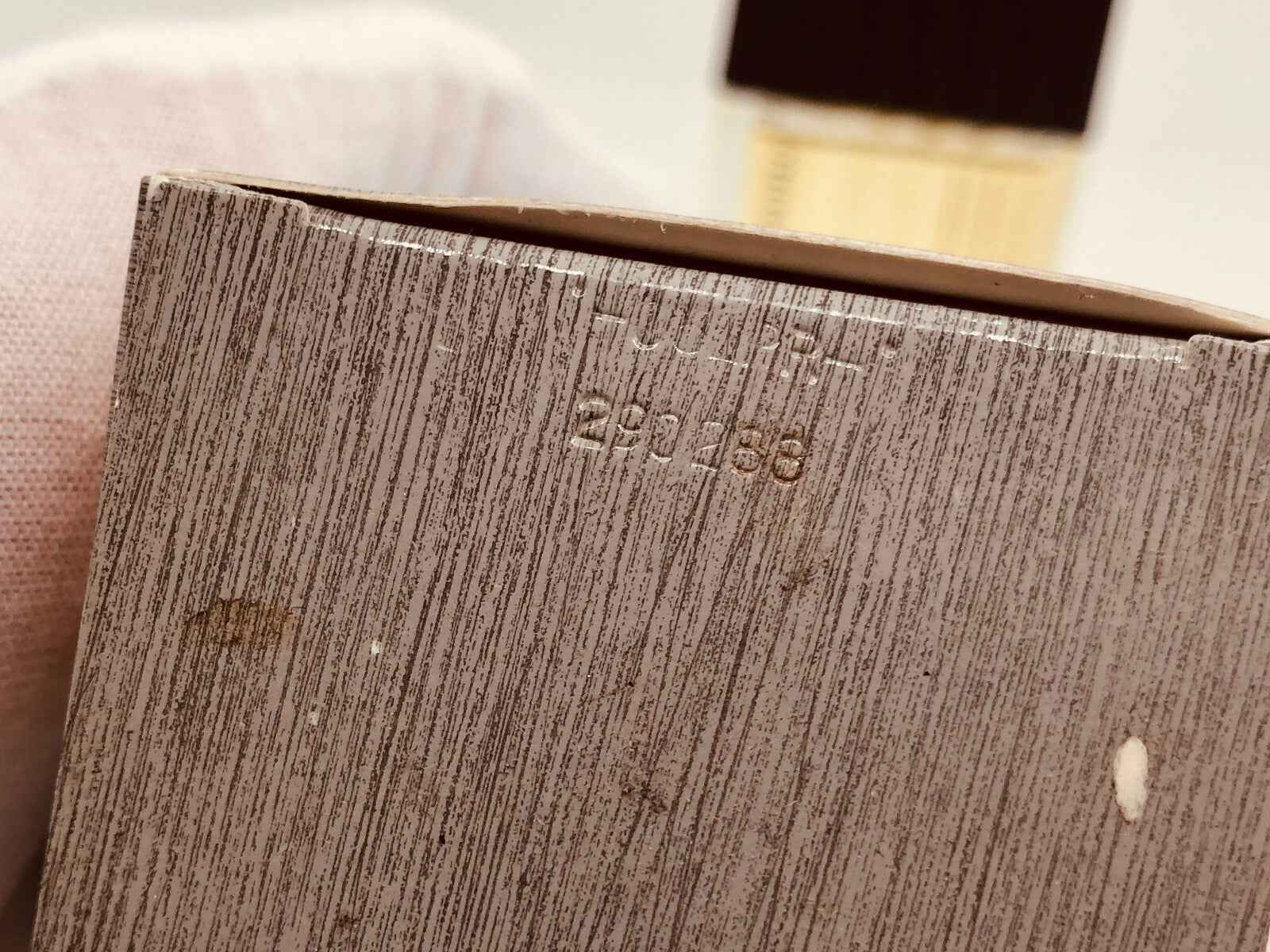 Scatola di Veejaga Hascish Pour Homme con design elegante e dettagli nel packaging