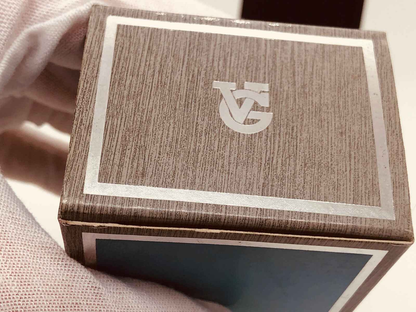 Scatola di profumo Veejaga Hascish Pour Homme con logo elegante e finitura in legno