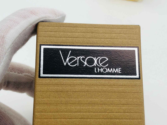 Scatola di profumo Versace L'Homme Vintage con etichetta elegante in stile classico