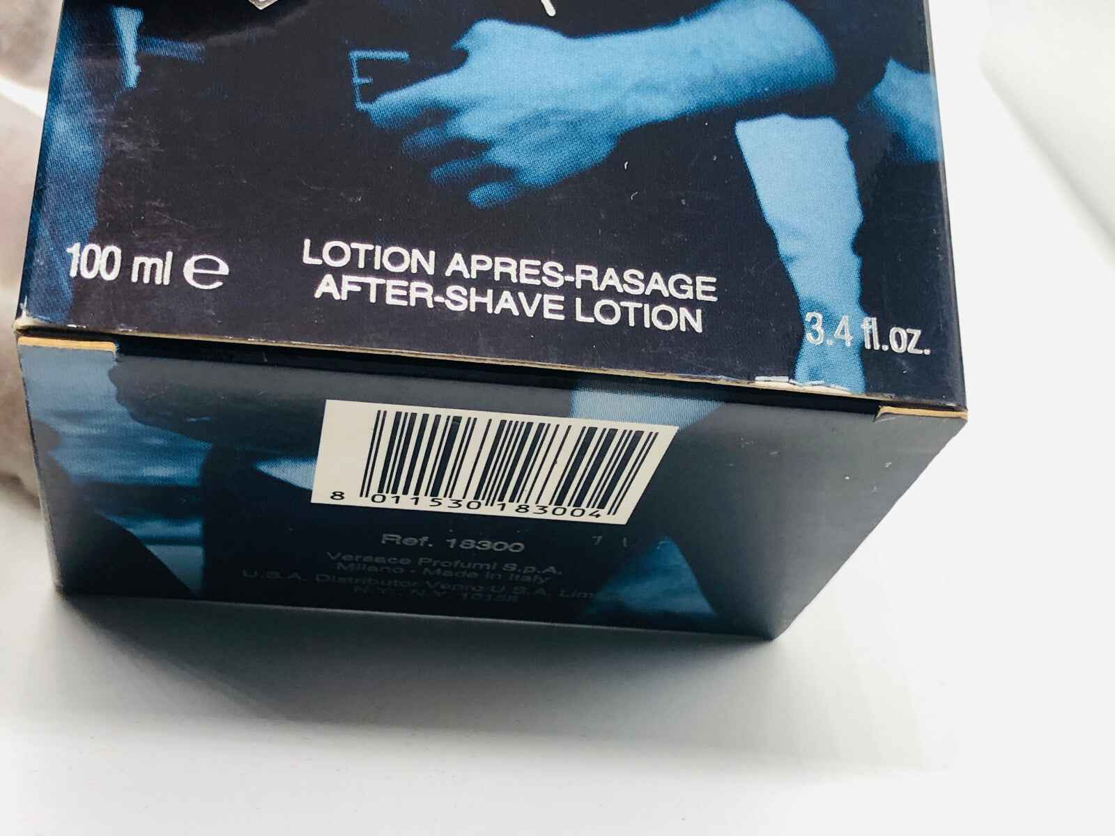 Lotion après-rasage Versace Versus Vintage da 100 ml con packaging elegante e moderno