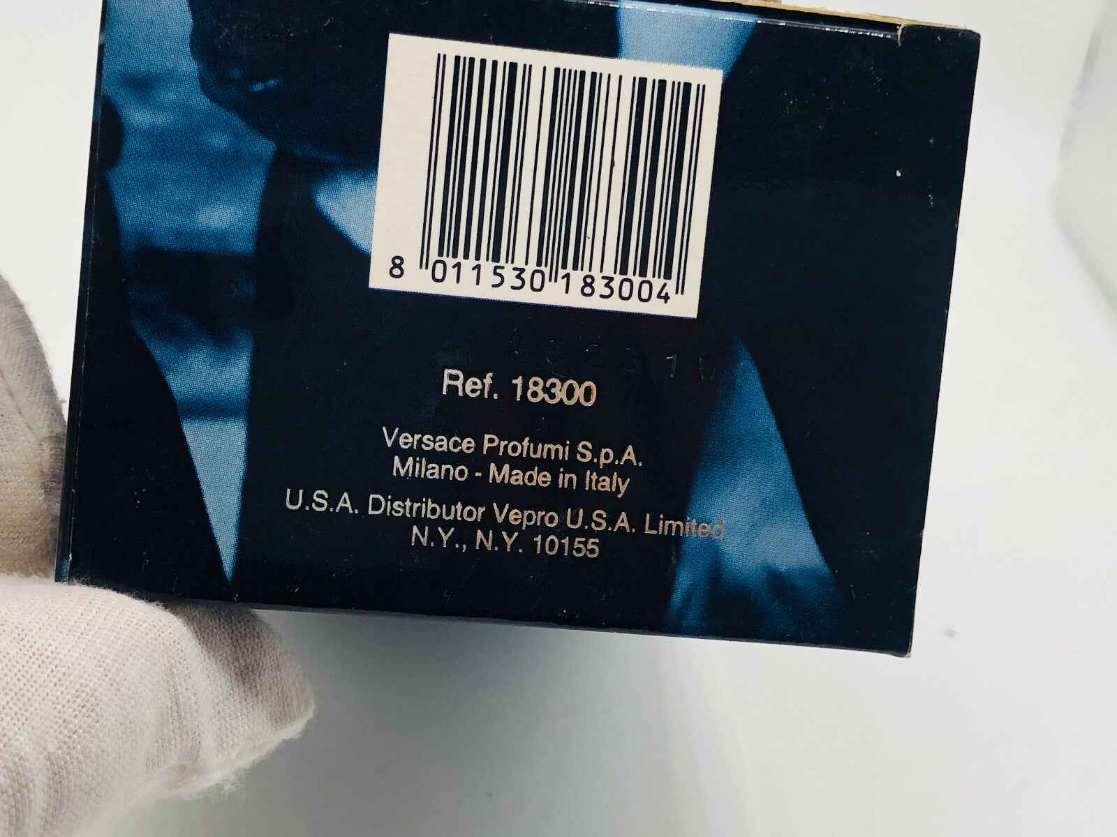 Scatola di profumo Versace Versus Vintage con etichetta del produttore in italiano