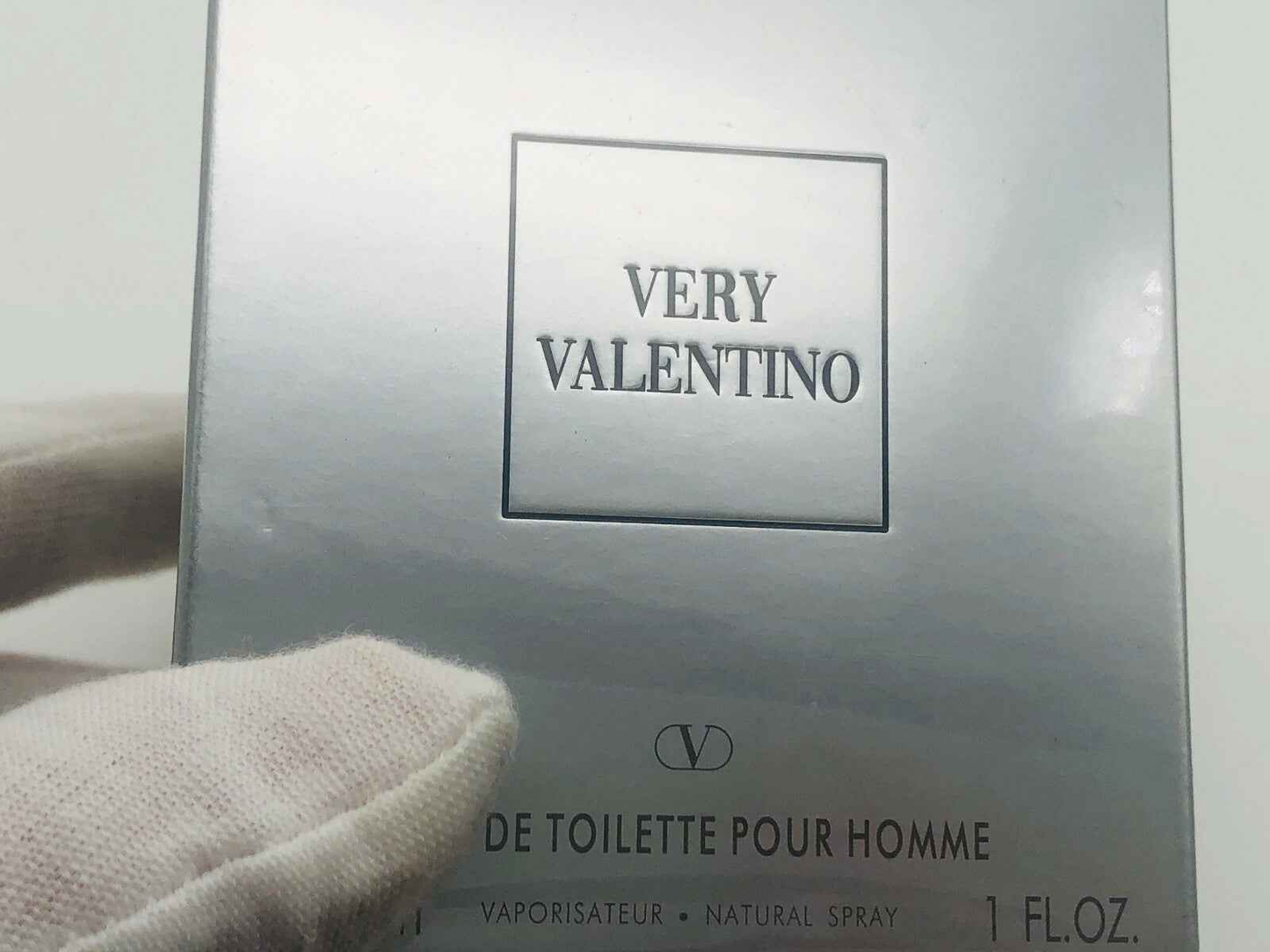 Scatola di profumo Very Valentino Pour Homme, eau de toilette in spray da 1 fl oz, confezione elegante