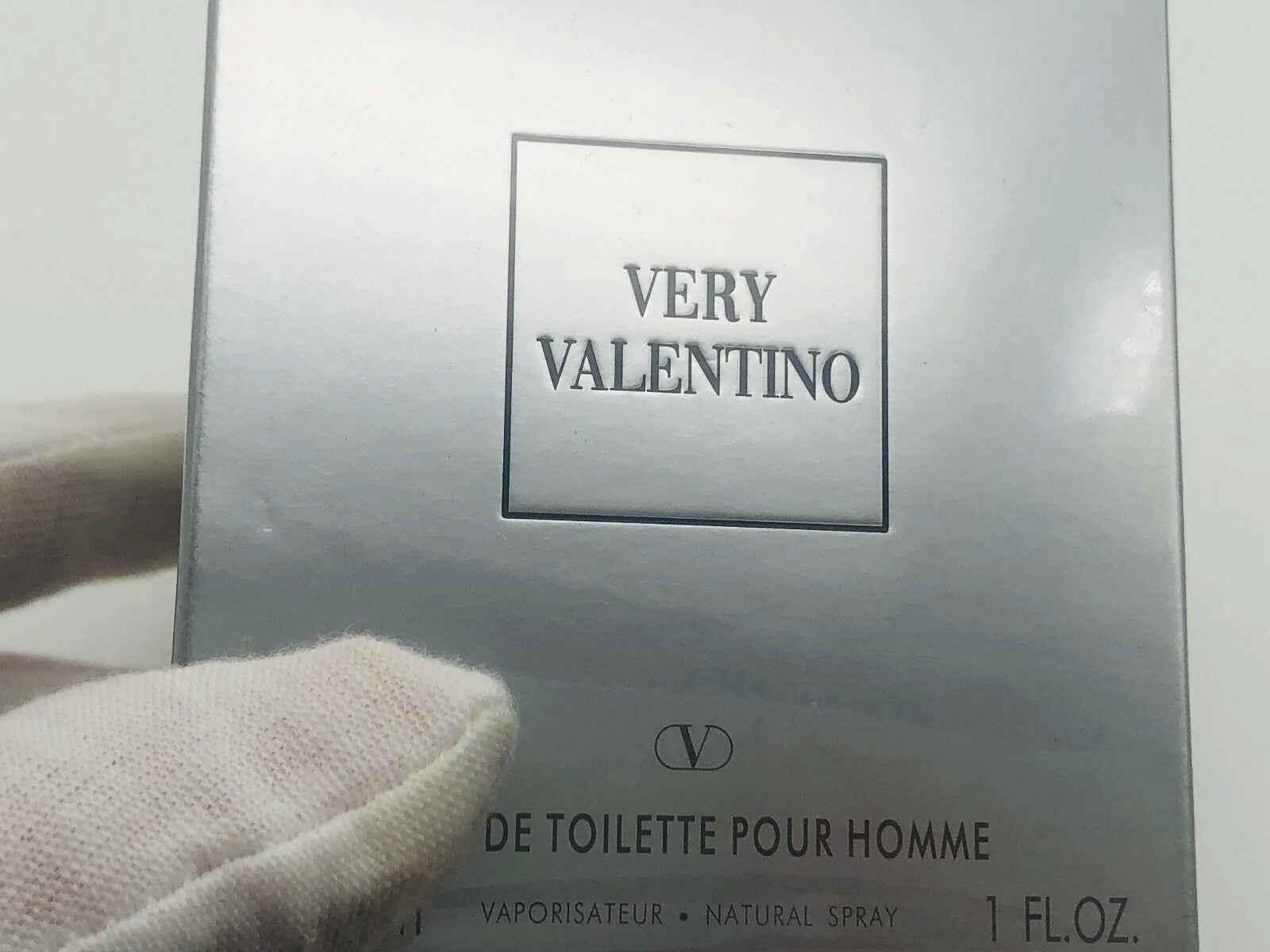 Scatola di profumo Very Valentino Pour Homme, eau de toilette in spray da 1 fl oz, confezione elegante