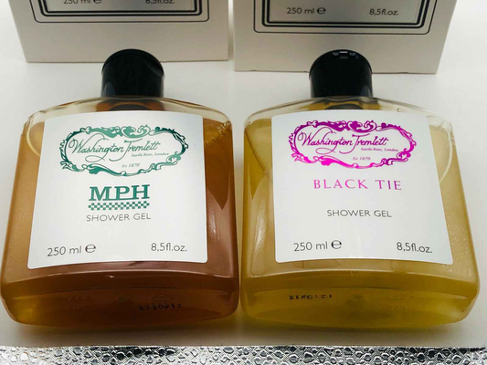Due flaconi di gel doccia Washington Tremlett MPH e Black Tie da 250 ml con etichette decorative