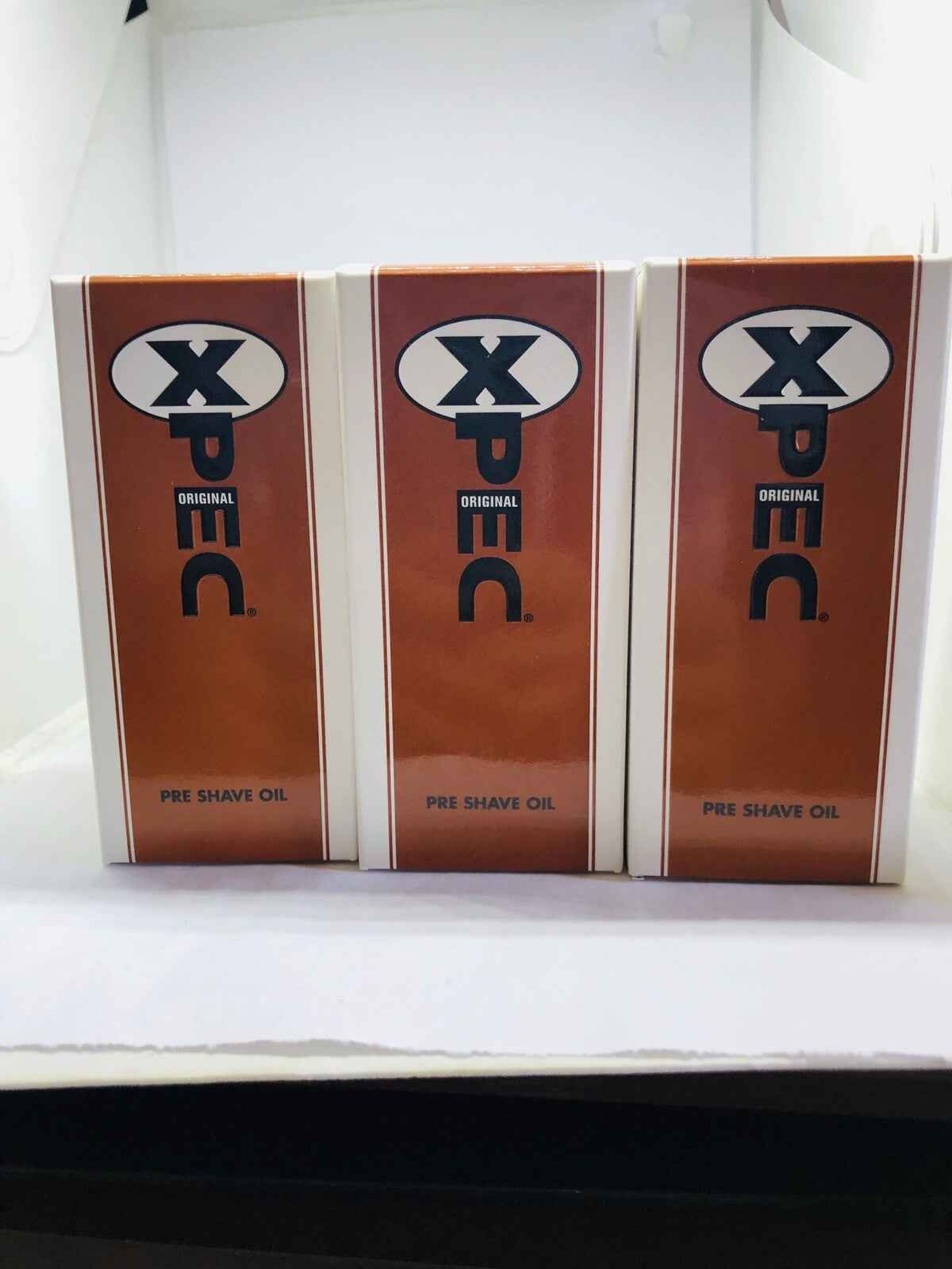 Scatole di Xpec Olio Pre Barba, un olio idratante per una rasatura liscia e confortevole